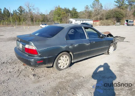 1996 Honda Accord Lx/Ex z USA, uszkodzony, nr VIN 1HGCD5536TA129359